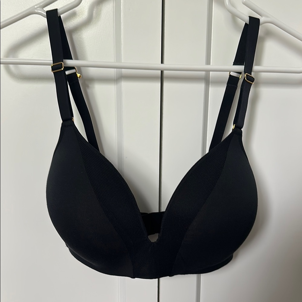 Lively All-Day Deep V No-Wire Black Bra 34DD